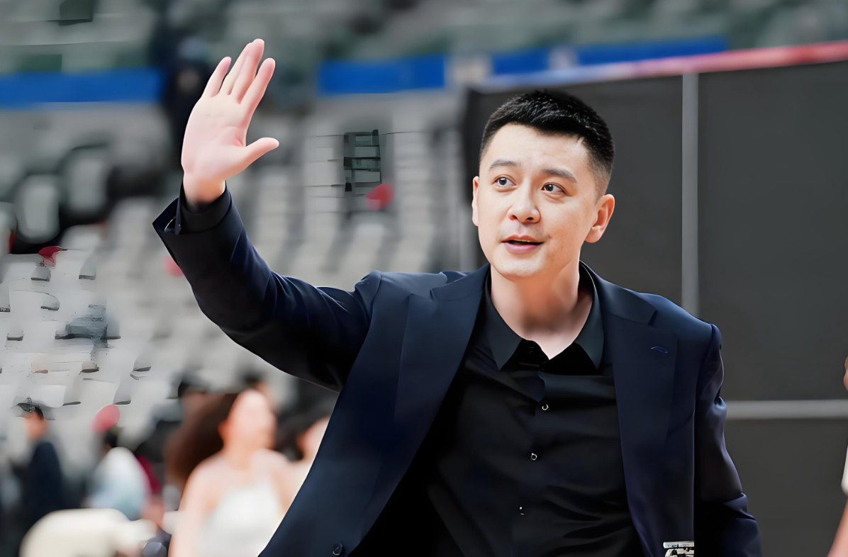 乐玩体育app下载-不是胡金秋，不是赵继伟！杨鸣点赞男篮3人，是赢球的关键
